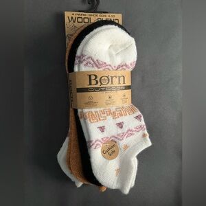 4prs Born cushioned wool socks no-show NWT